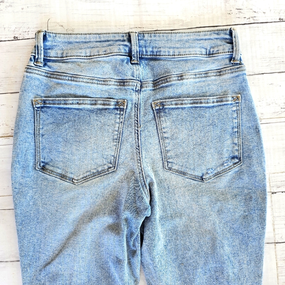 Maurices Light Wash Distressed Denim Skinny Jeans High Rise Stretchy Size Small - Picture 5 of 8